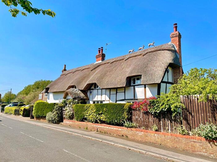 4 Bedroom Detached House For Sale In Shenley Road, Bletchley, MK3