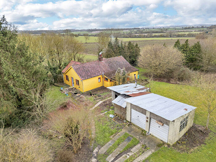 4 Bedroom Detached Bungalow For Sale In Melford Road, Lawshall, IP29
