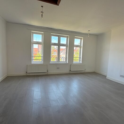 4 Bedroom Flat To Rent In Craven Park Road, London, NW10