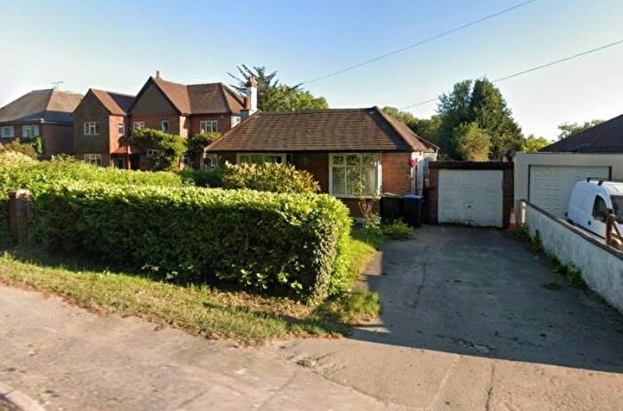3 Bedroom Bungalow For Sale In Rowley Lane, Slough, SL3