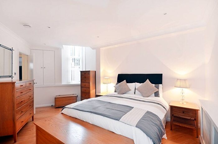 1 Bedroom Flat For Sale In Hans Place, Knightsbridge, London, SW1X