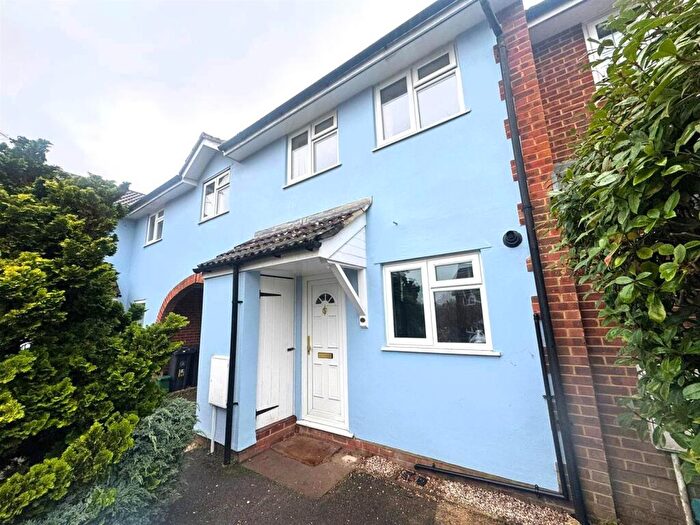 3 Bedroom Terraced House To Rent In Albert Road, Bagshot, GU19