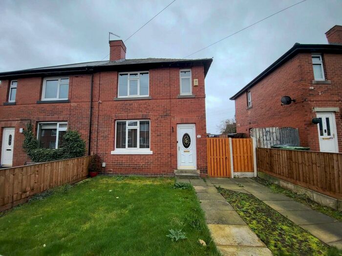 3 Bedroom Semi-Detached House To Rent In Overthorpe Avenue, Dewsbury, WF12
