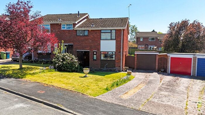 3 Bedroom Semi-Detached House For Sale In Fernleigh Gardens, Stafford, ST16