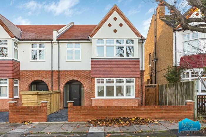 5 Bedroom Semi-Detached House To Rent In Abbey Road, Enfield, London, EN1