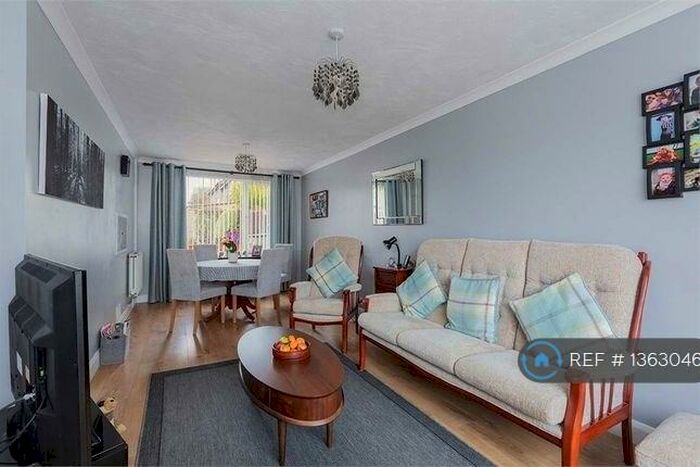 3 Bedroom Terraced House To Rent In Whittaker Road, Slough, SL2