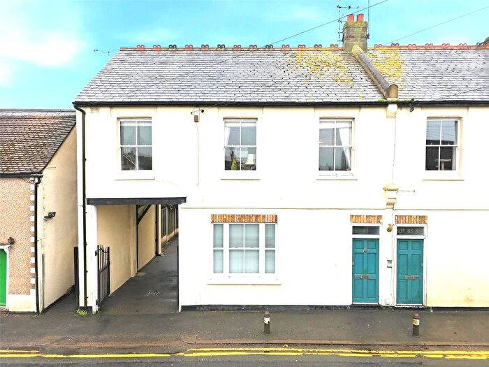 2 Bedroom Maisonette For Sale In High Street, Great Wakering, Essex, SS3