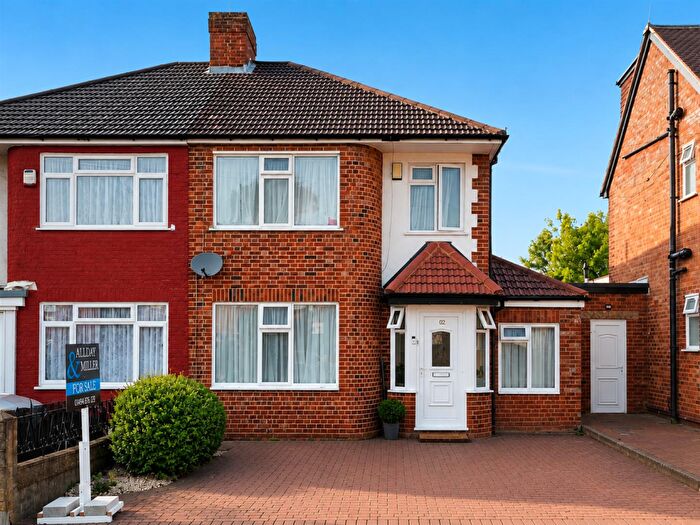 5 Bedroom Semi-Detached House For Sale In Long Drive, Ruislip, HA4
