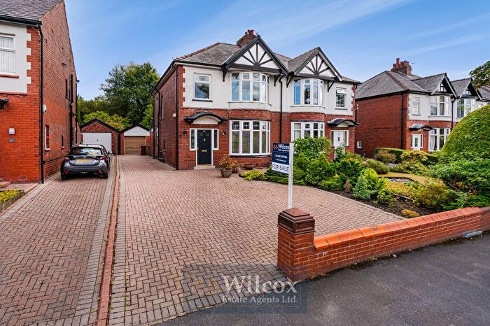 4 Bedroom Semi-detached House For Sale In Crompton Way, Bolton, BL2