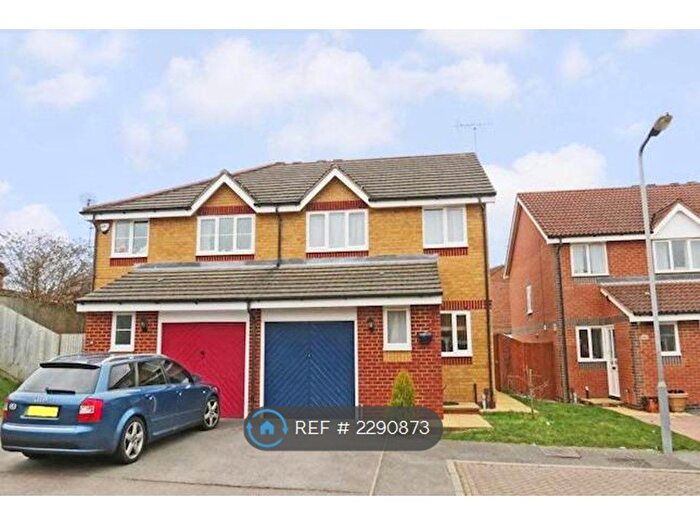 3 Bedroom Semi-Detached House To Rent In Coalmans Way, Burnham, SL1