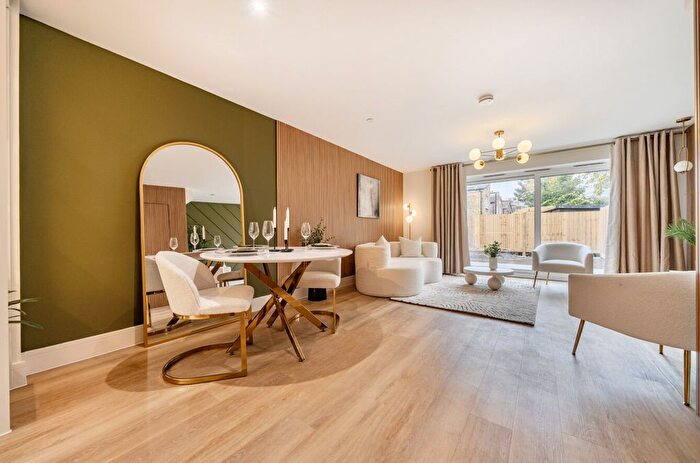 2 Bedroom Property For Sale In Peckham, SE15