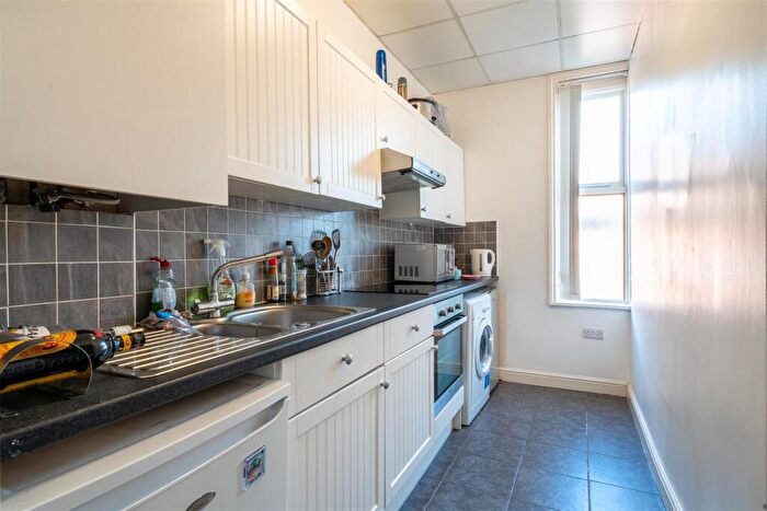 1 Bedroom Flat To Rent In Flat, Glossop Road, Broomhill, S10