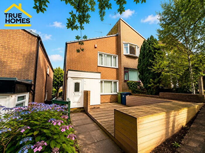 2 Bedroom Flat For Sale In Deans Close, Whickham Central, Whickham, Gateshead, NE16