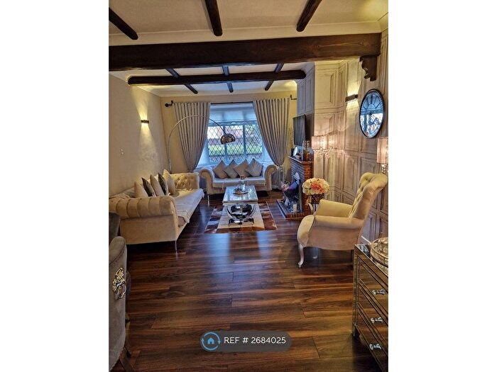 2 Bedroom Semi-detached House To Rent In Alwyn Close, Luton, LU2