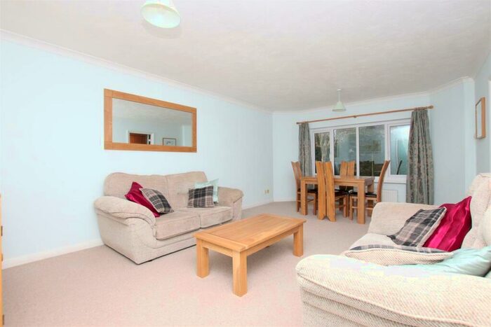 2 Bedroom Flat To Rent In Henrietta Court, Bath, BA2