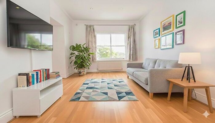 1 Bedroom Flat For Sale In Lancaster Avenue, West Dulwich, London, SE27