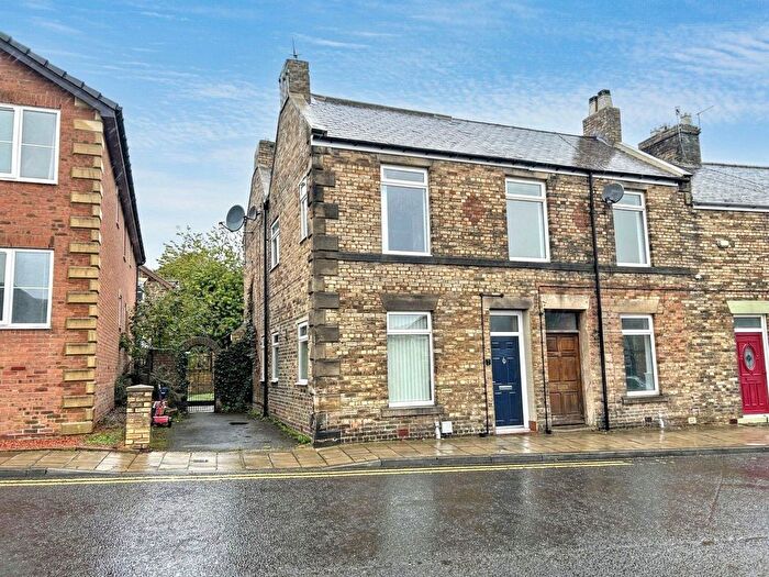 3 Bedroom End Terrace House For Sale In Oakfield Terrace, Prudhoe, NE42
