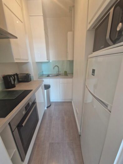 1 Bedroom Flat To Rent In Pitstruan Place, West End, Aberdeen, AB10