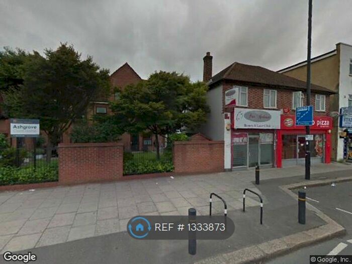 3 Bedroom Flat To Rent In Staines Road Upper, Hounslow, TW4