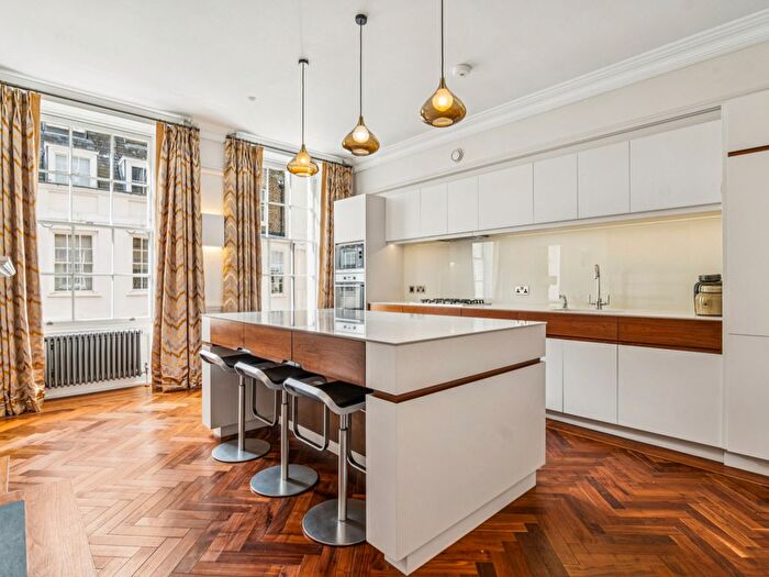 2 Bedroom Flat To Rent In Buckingham Street, London, WC2N