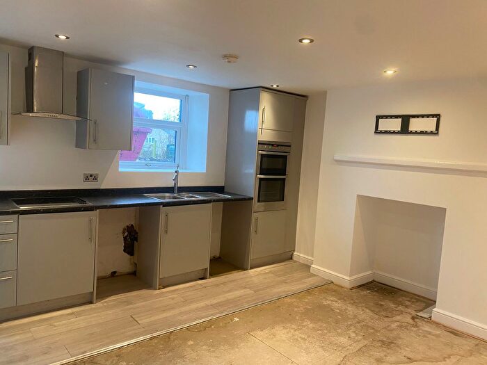 1 Bedroom Flat To Rent In Harrogate Road, Bradford, BD2