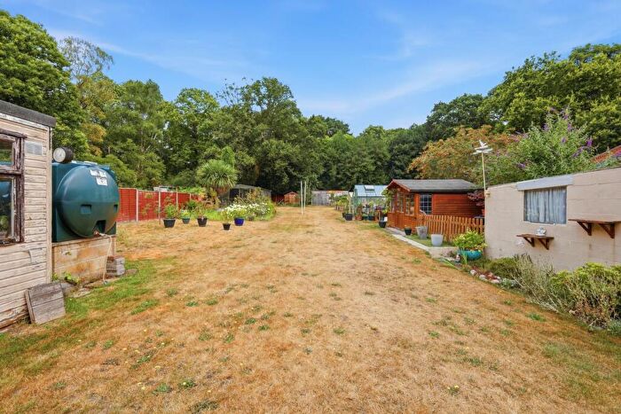 4 Bedroom Semi-Detached House For Sale In Foxhall Road, Ipswich, IP4