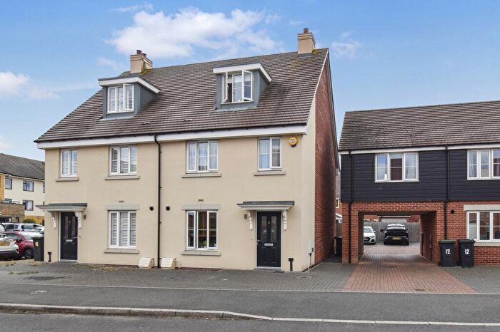 4 Bedroom Town House For Sale In Delius Road, Biggleswade, SG18