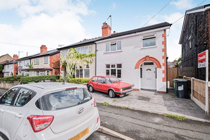 3 Bedroom Semi Detached House For Sale In Westbourne Road, Penn, Wolverhampton, WV4