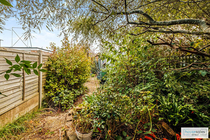 3 Bedroom Terraced House For Sale In Annweir Avenue, Lancing, BN15