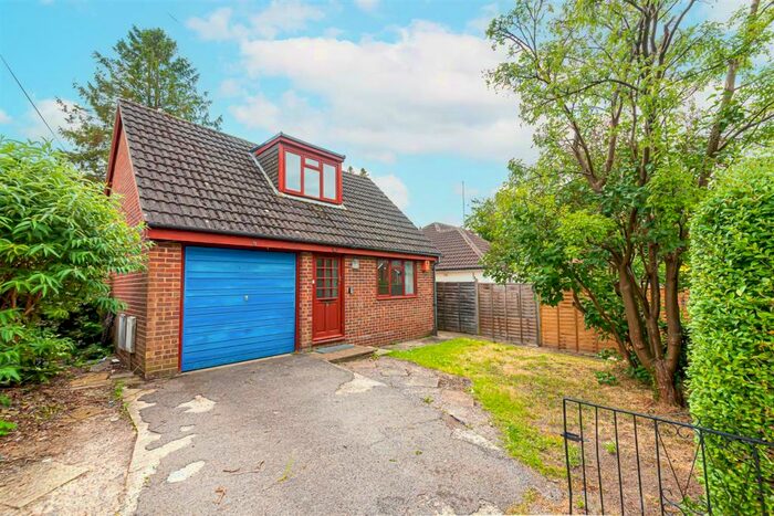 1 Bedroom Detached Bungalow To Rent In Pinehill Road, Crowthorne, RG45