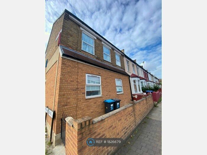 2 Bedroom Flat To Rent In Raynham Road, London, N18