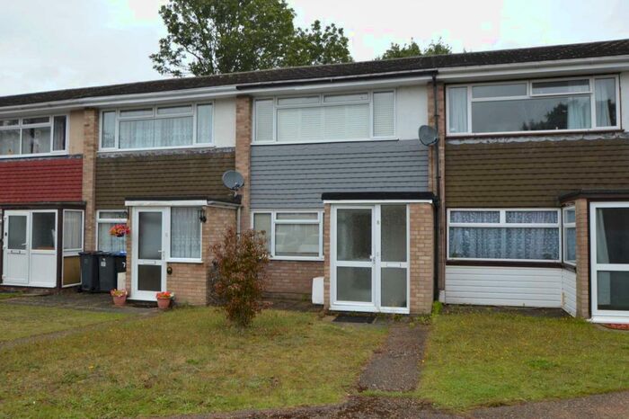 2 Bedroom House To Rent In Addlestone, KT15