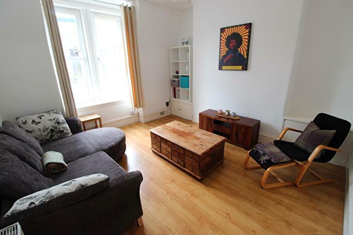 2 Bedroom Flat To Rent In Howburn Place Top Right, Flat, AB11
