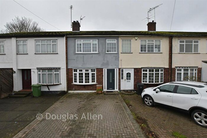 2 Bedroom Terraced House For Sale In Azalea Avenue, Wickford, Essex, SS12