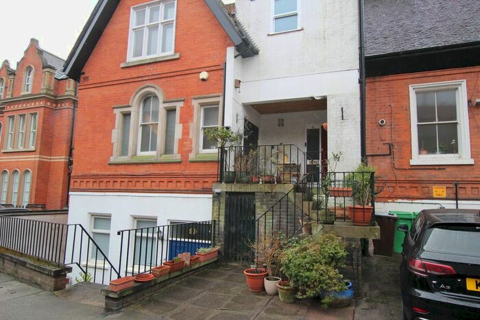 2 Bedroom Flat To Rent In Newcastle Drive, Nottingham, NG7