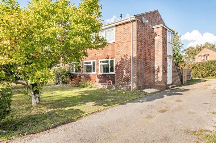 2 Bedroom Maisonette To Rent In Charnwood Crescent, Hiltingbury, Chandler's Ford, SO53