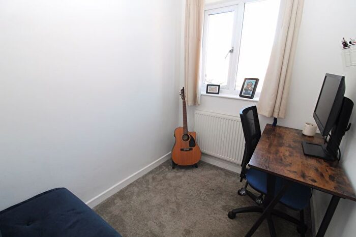 3 Bedroom End Of Terrace House For Sale In Bridgewater Road, Altrincham, WA14