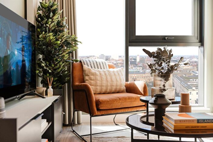 2 Bedroom Apartment To Rent In Holland Street, Glasgow, G2