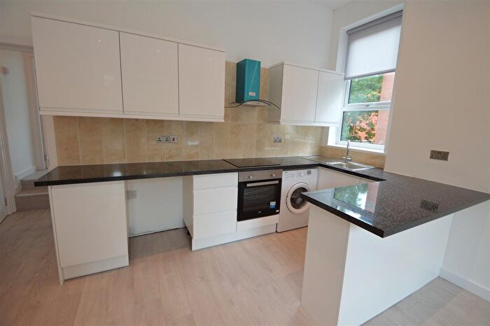 1 Bedroom Flat To Rent In Flat Palatine Road, Withington, Manchester, M20