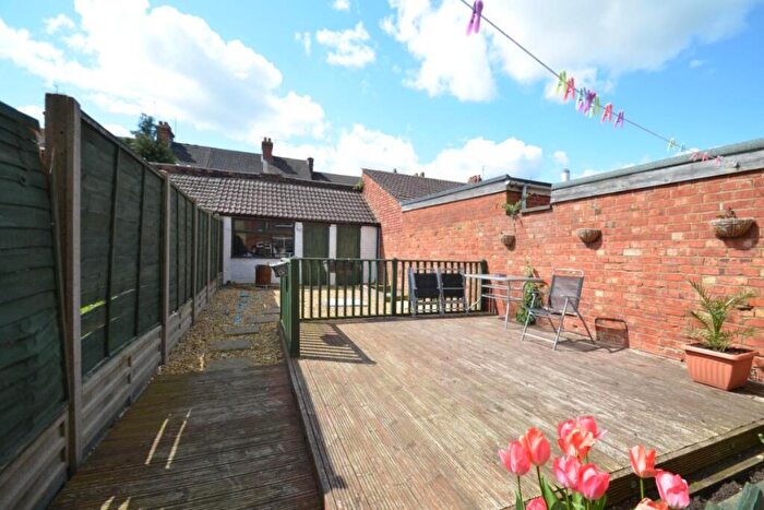 2 Bedroom Terraced House To Rent In Tresham Street, Kettering, Northamptonshire, NN16