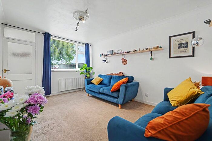 2 Bedroom Flat For Sale In Stonehouse Lane, Coventry, CV3