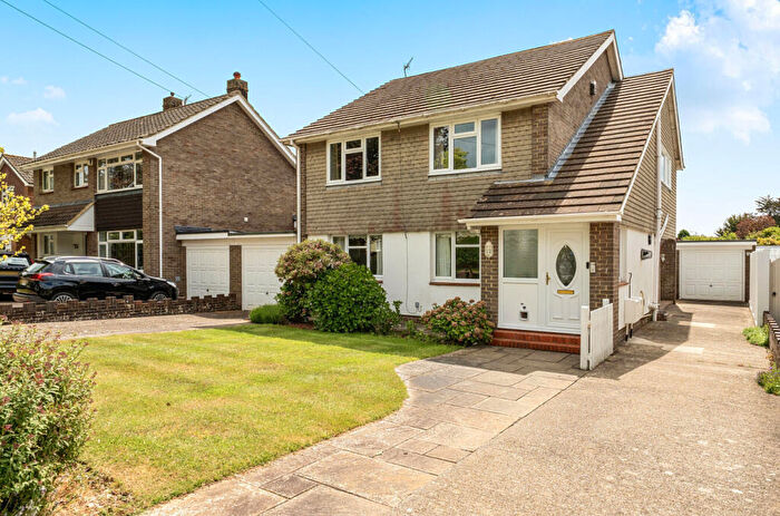 2 Bedroom Flat For Sale In Central Avenue, Findon Valley, Worthing, West Sussex, BN14
