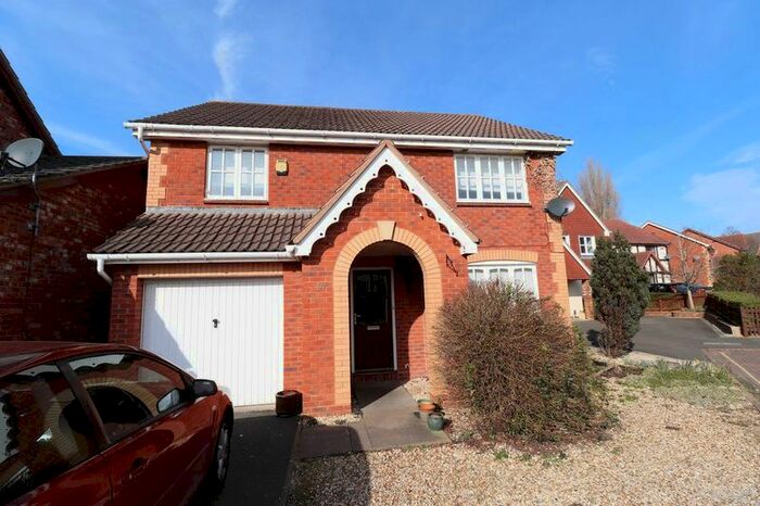 4 Bedroom Detached House To Rent In Stocken Close, Hucclecote, Gloucester, GL3