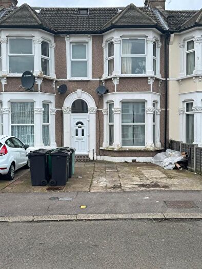 1 Bedroom Flat To Rent In Elgin Road, Ilford, IG3