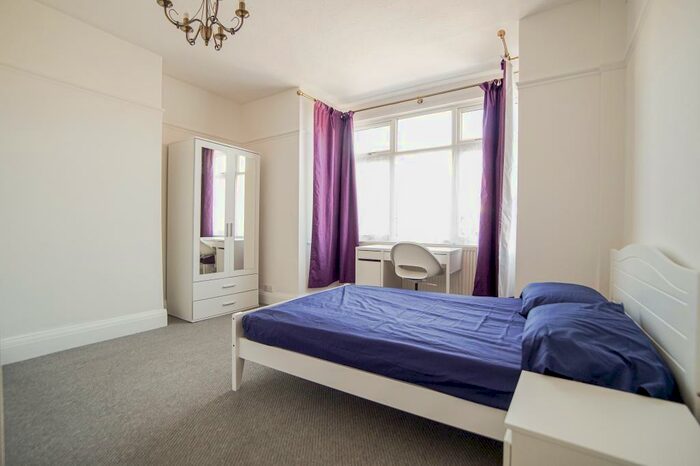 6 Bedroom Semi-Detached House To Rent In Ingmire Road, Eastville, Bristol, BS5