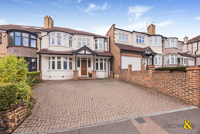 4 Bedroom Semi Detached House For Sale In Upton Road, Bexleyheath, DA6