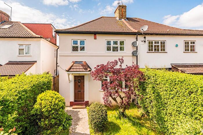 3 Bedroom Semi-Detached House To Rent In Jersey Road, Osterley, TW5