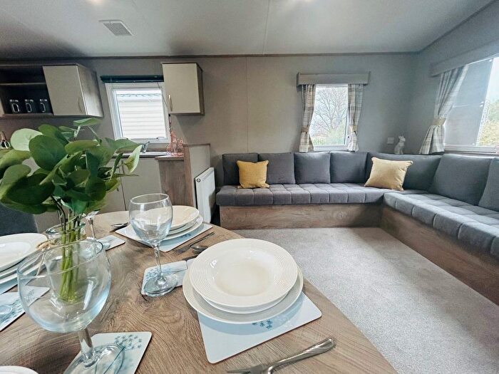 2 Bedroom Mobile/park Home For Sale In Dymchurch Road, New Romney, TN28