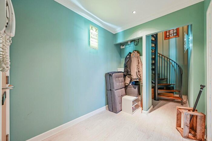 1 Bedroom Flat For Sale In Horninglow Street, Burton-on-Trent, Staffordshire, DE14