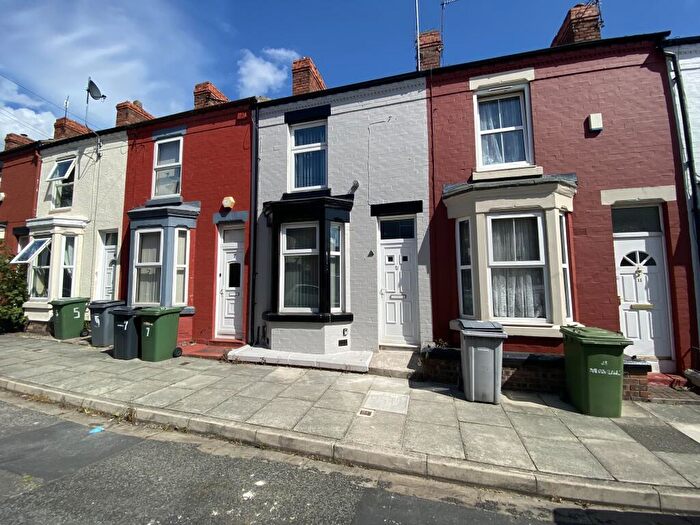 2 Bedroom Ground Maisonette To Rent In Moorland Road, Birkenhead, CH42